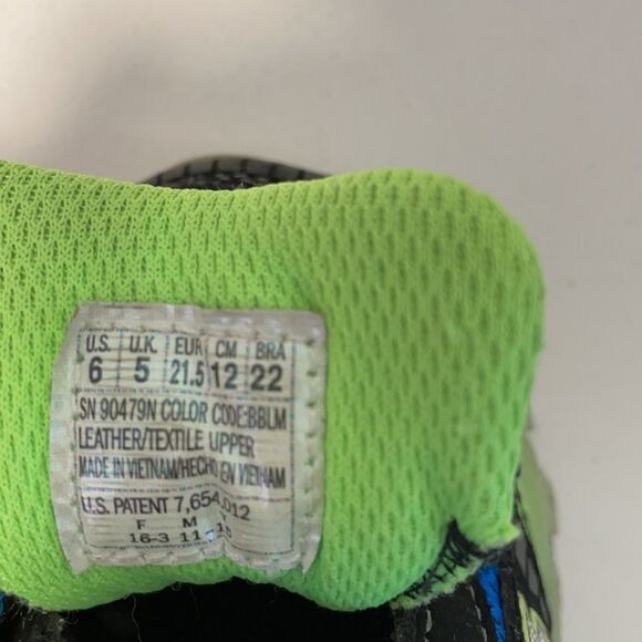 𝅺Sketchers Magic Lites 2.0 Size 6 - Picture 4 of 4